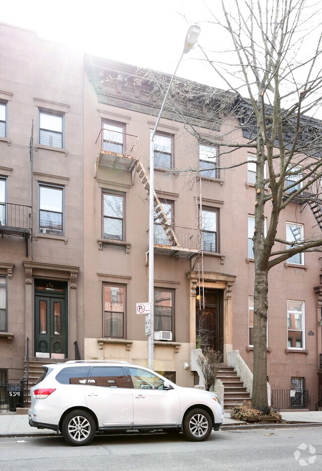 Foto del edificio - 561 Henry St