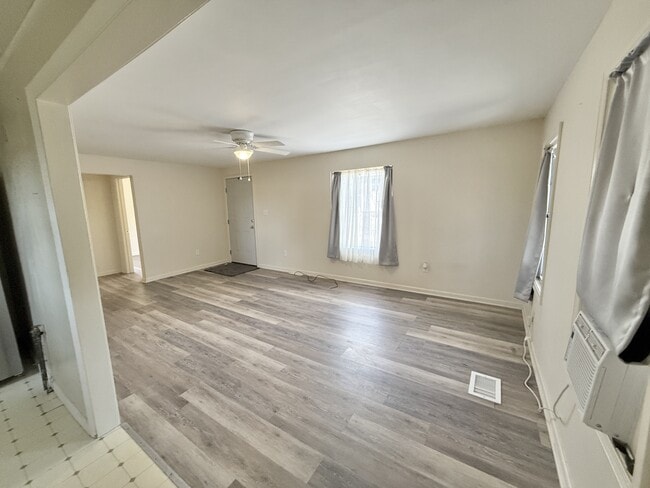 Building Photo - 123 Leeper St