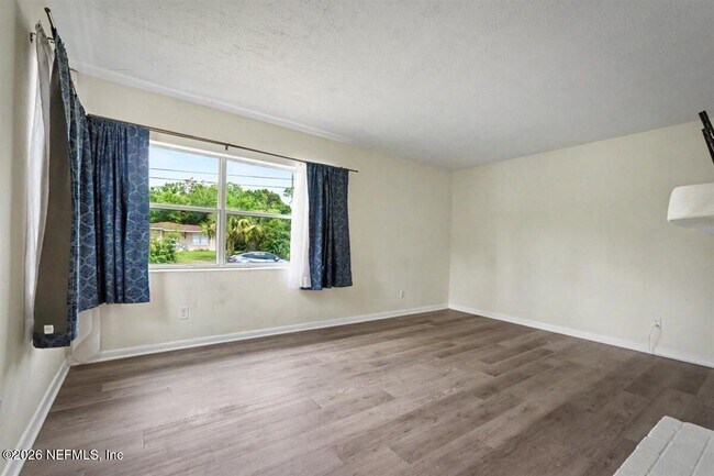 Foto del edificio - 6216 Suwanee Rd