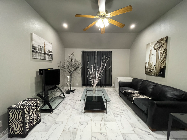 Foto del edificio - 2507 W Chestnut St