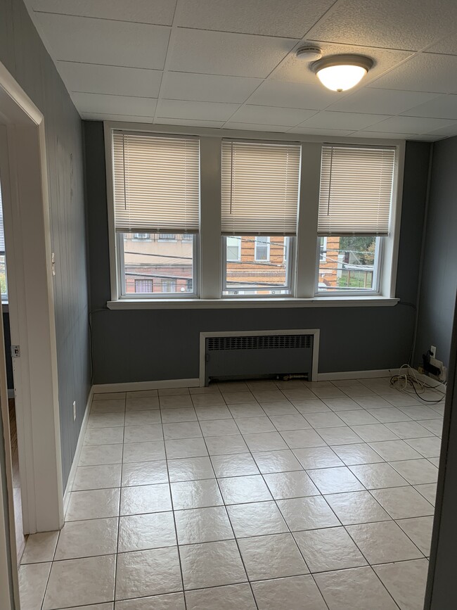 Building Photo - 181 Heckel St