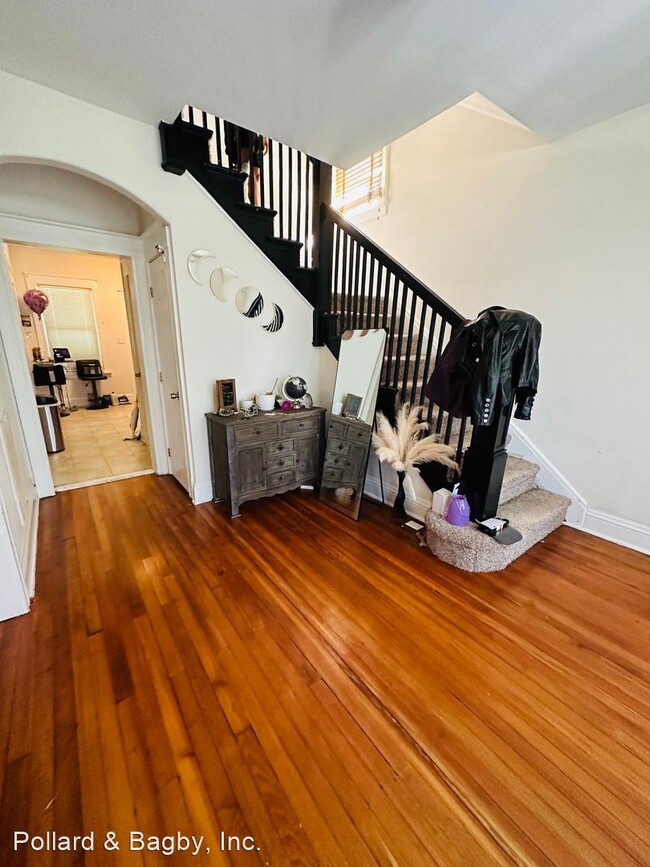 Building Photo - 3 br, 2.5 bath House - 3417 Delaware Ave.