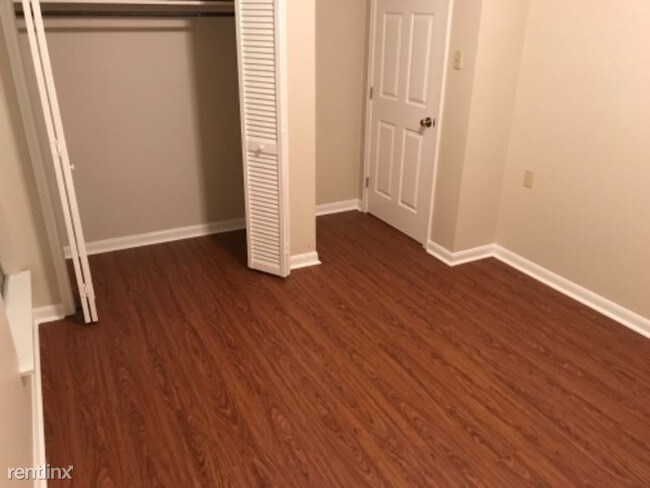 Foto del edificio - 3 br, 2 bath Townhome - 5133 Sleepy Hollow Dr