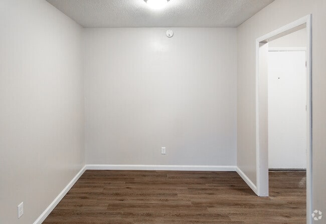 2HAB, 2BA - 900 ft² - Highland Pointe