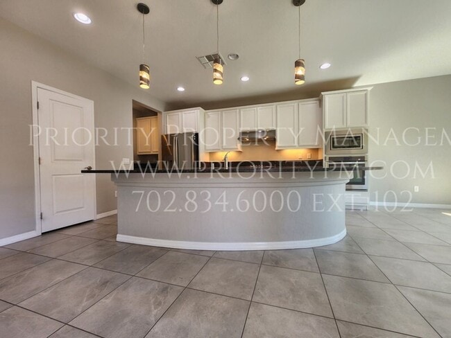 Foto del edificio - ~~COMING SOON~~Stunning SW Beauty! 4 Bedro...