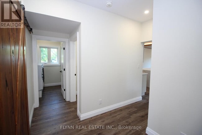 Building Photo - 3008 Young Ave