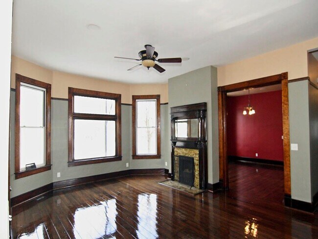 Building Photo - 195 N Maple St