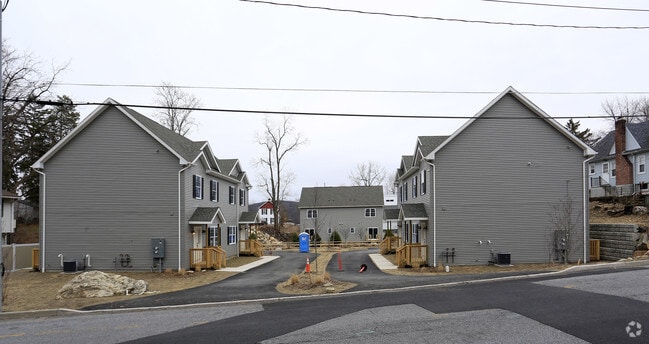 Building Photo - 26-28 Kleitz Ave