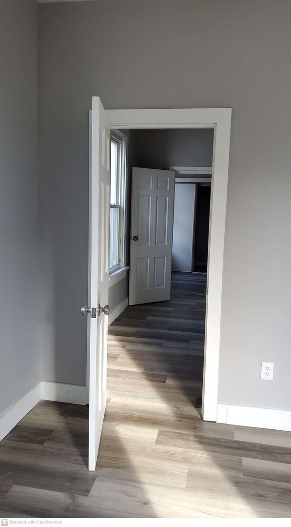 Foto del edificio - Great 3 bed 2 bath close to everything; more space than you think!