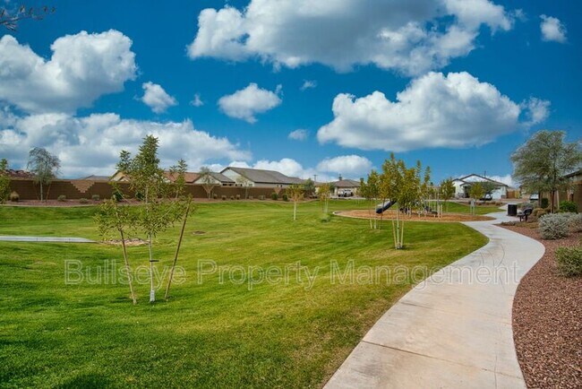 Foto del edificio - 8128 W Ln Ave