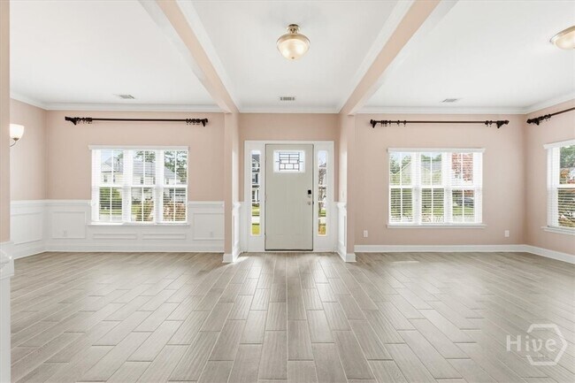 Foto del edificio - 360 Waverly Ln