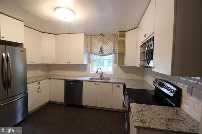 Foto del edificio - 4401 Jackson Pl