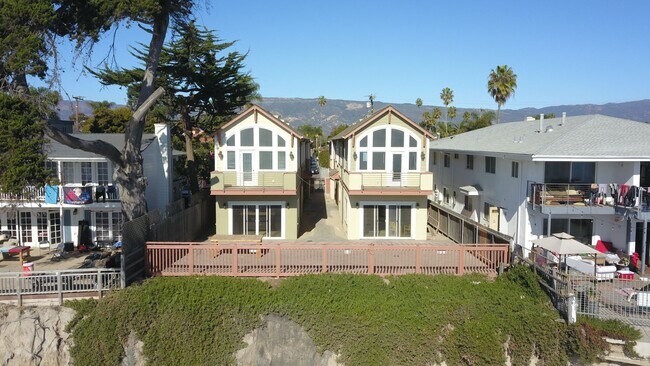 Building Photo - 6633 Del Playa Dr