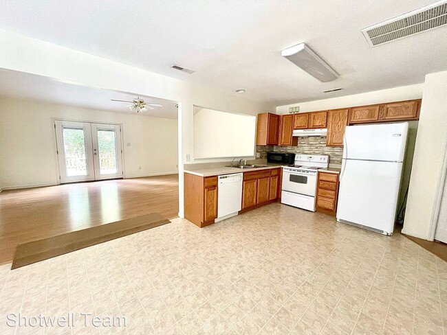 Foto del edificio - 2 br, 2.5 bath House - 6932 La Christa Way