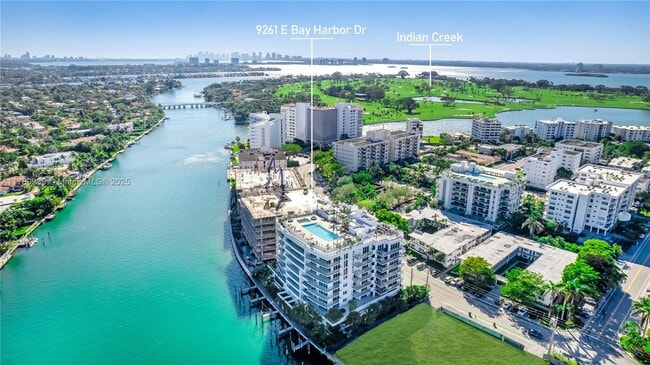 Building Photo - 9261 E Bay Harbor Dr