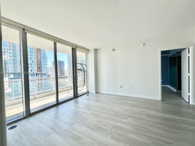 Foto del edificio - 92 SW 3rd St