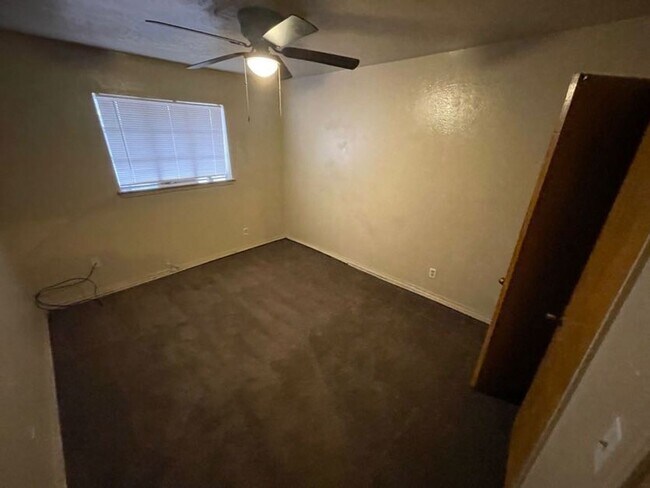 Building Photo - 1 br, 1 bath House - 3908 S Hudson Ave