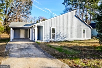 Building Photo - 5720 Twain Dr