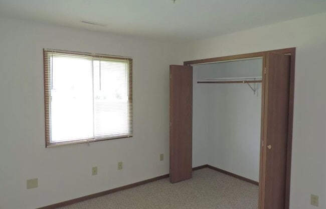 Building Photo - 785 W Zeller St
