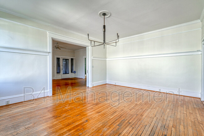 Foto del edificio - 234 S Spring St