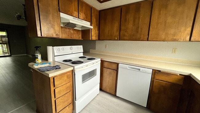 Foto del edificio - 4Plex 2bed x 1.5bath unit in Seattle, minutes away from major highways.