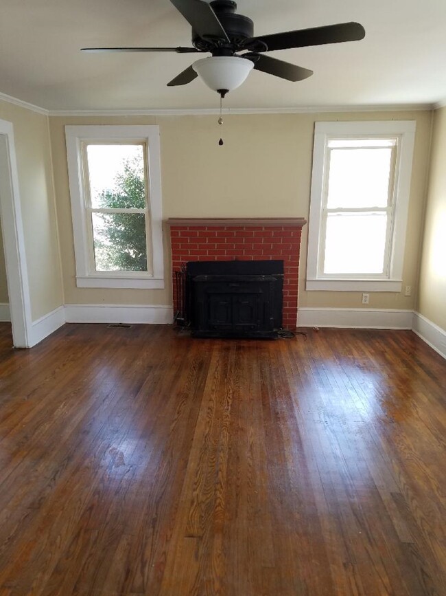 WOODFLOORS - 1639 Doggett Rd