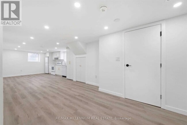 Building Photo - 147 Burkholder St
