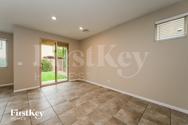 Building Photo - 9228 S Park St