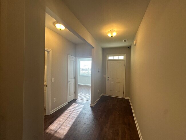 Building Photo - 8170 E Highcroft Dr NE