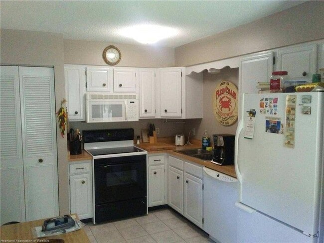 Building Photo - 203 Longview Rd