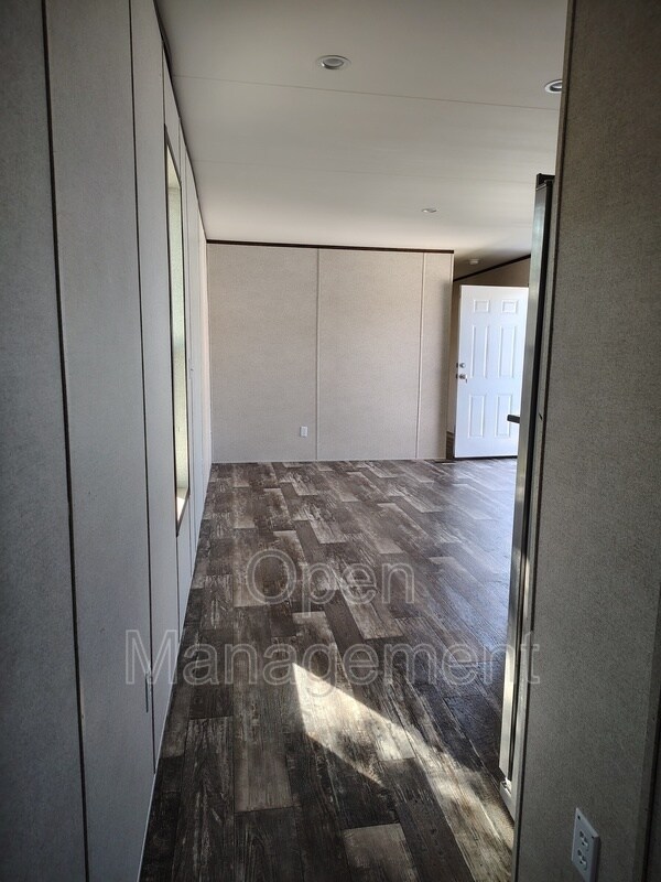 Foto del edificio - 900 N Curry Pike