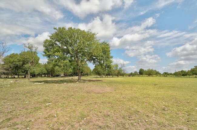 Building Photo - 105 Deep Lake Cir