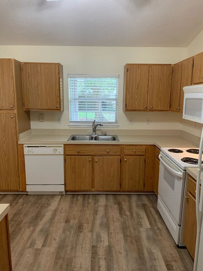 Foto del edificio - Great 3 bedroom 2 bath home in Mentone