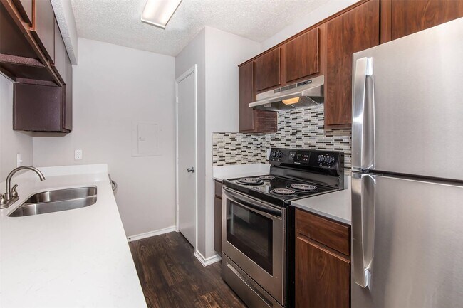 Foto del edificio - 8301 Boat Club Rd