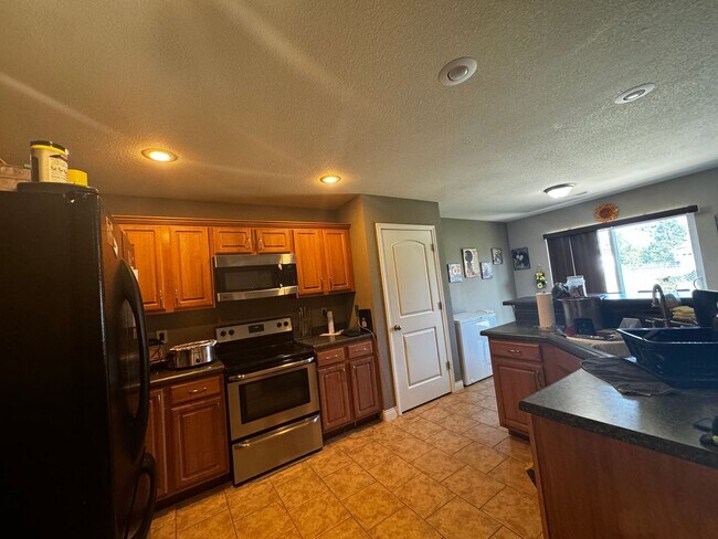 Building Photo - 136 Kale Ct., St. Robert MO 65584