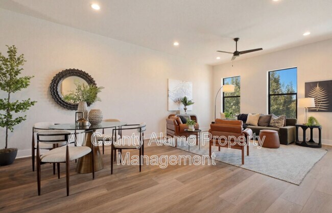 Foto del edificio - 7930 Kennedy Hill Dr