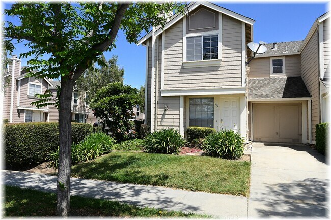 Building Photo - 231 Banana Grove Ln