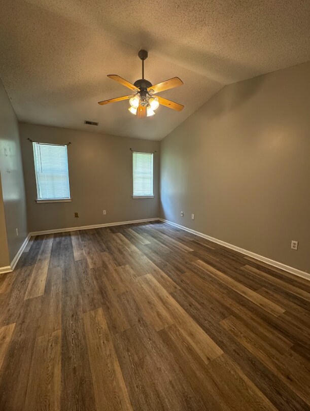 Foto del edificio - 3-Bedroom, 2-Bath Home in Sought-After Community