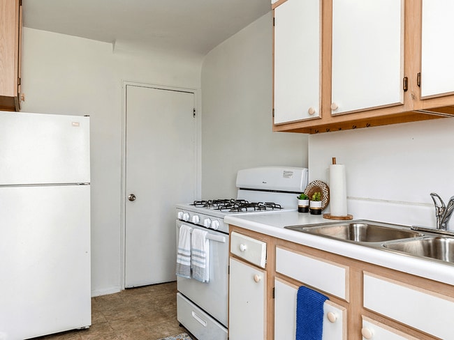 Lots of Cabinet Space! - Van Buren Village