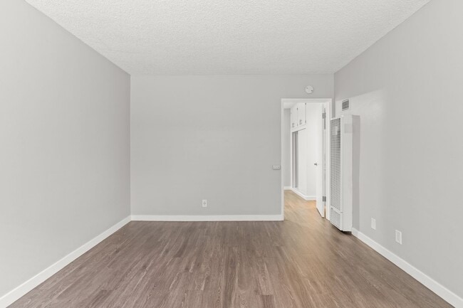 Foto del edificio - 539 E 11th St
