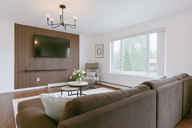 Building Photo - 3300 Chaparral Cir