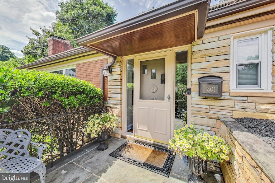 Primary Photo - 1801 Primrose Road NW