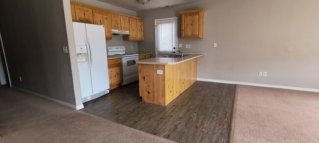 Building Photo - 1257 N 575 W