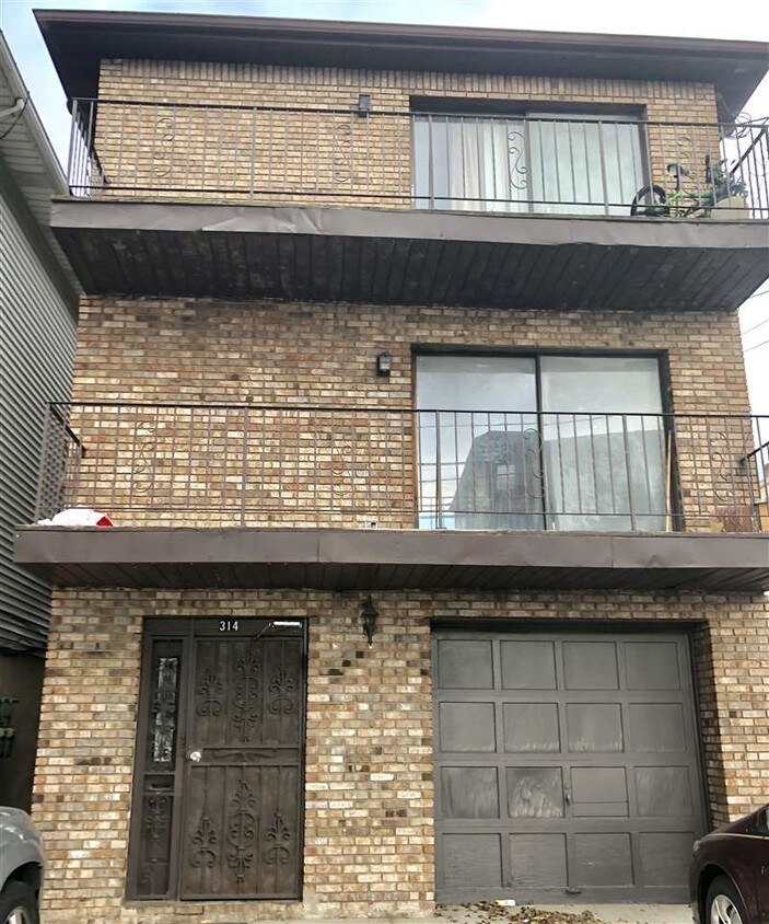 Primary Photo - 314 St Pauls Ave