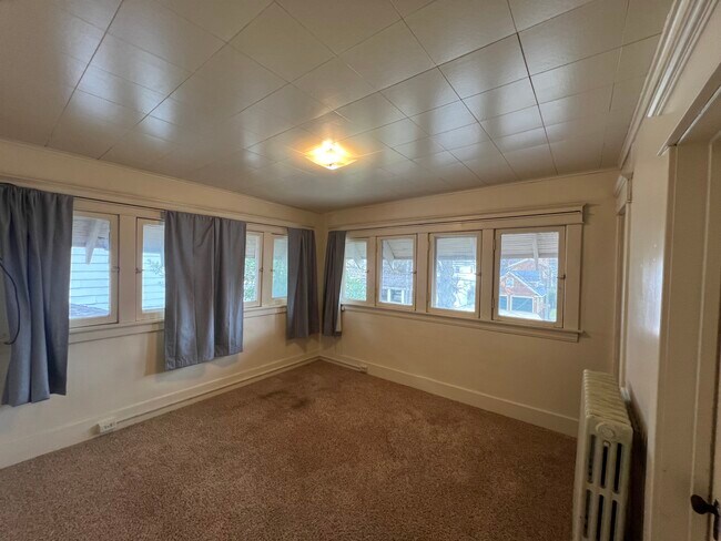 Foto del edificio - 222 Lafayette Ave NE