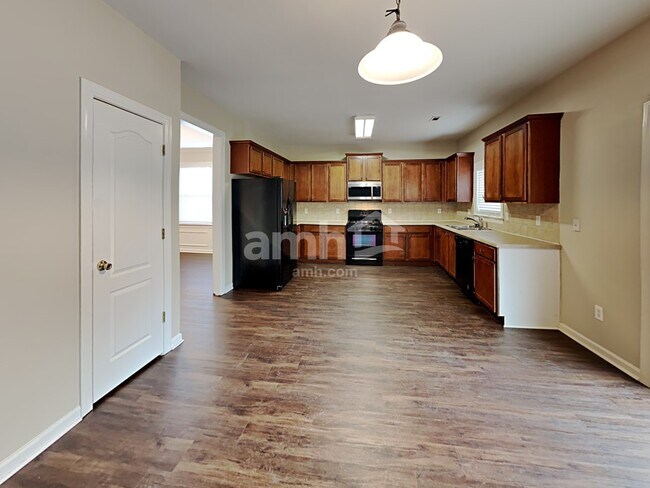 Foto del edificio - 680 Golden Meadow Dr