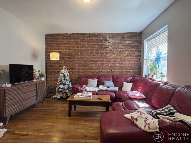 Foto del edificio - 31 Stearns Rd