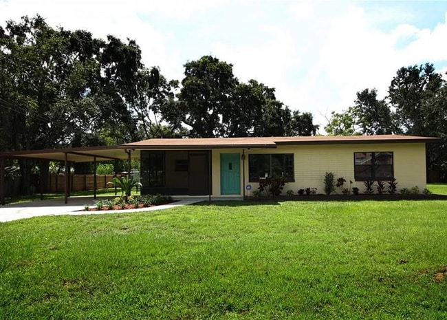 Building Photo - 1818 Blossom Ter