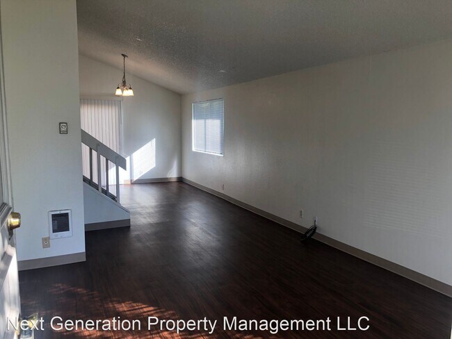 Building Photo - 2 br, 1.5 bath House - 1390 Q St.