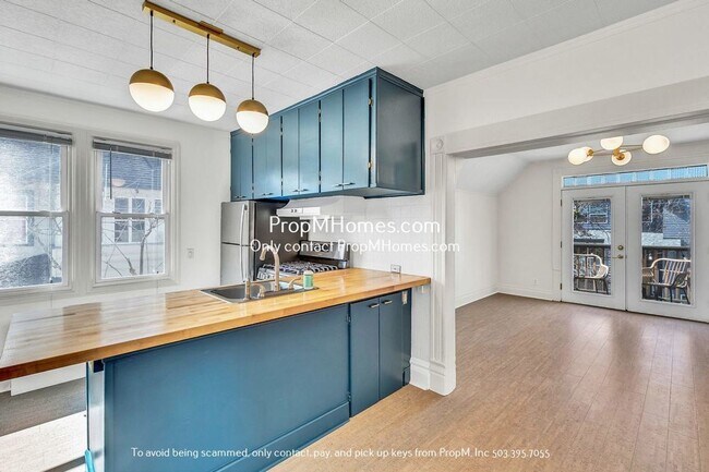 Foto del edificio - Bright and Fun One Bedroom Plus Flex Space...